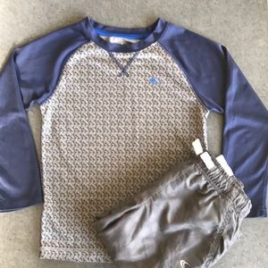 CARTERS BOYS ATHLETIC SHIRT SIZE 6