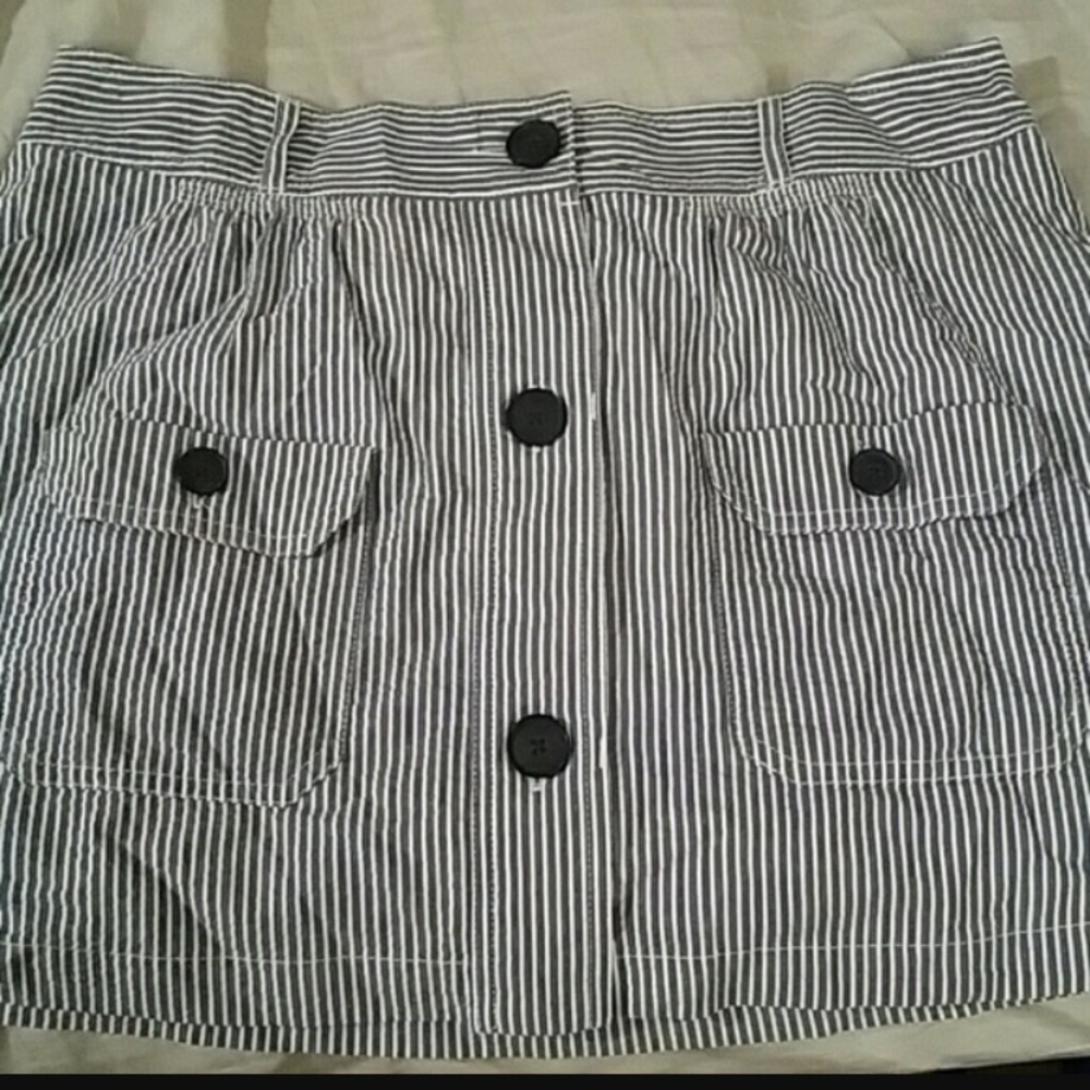 AE White & Blue Striped Mini Skirt