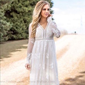 Boutique White Lace Maxi