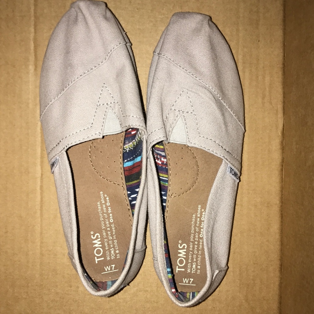 Women's Tom's