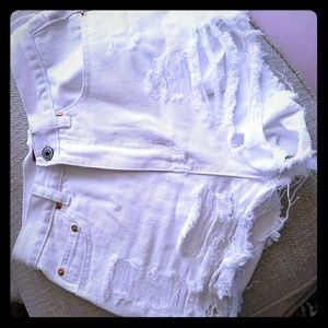 Signature 8 distressed high waisted shorts