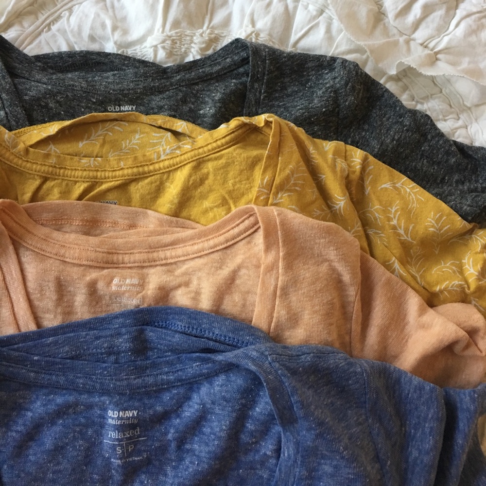 Set of 4 short sleeve maternity tees