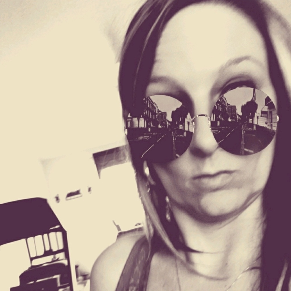 Meet your Posher, Crystal