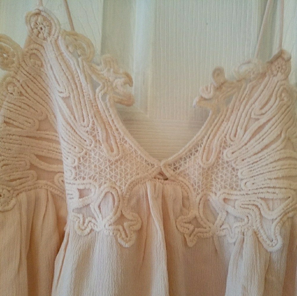 AURA size small butterfly neckline sundress