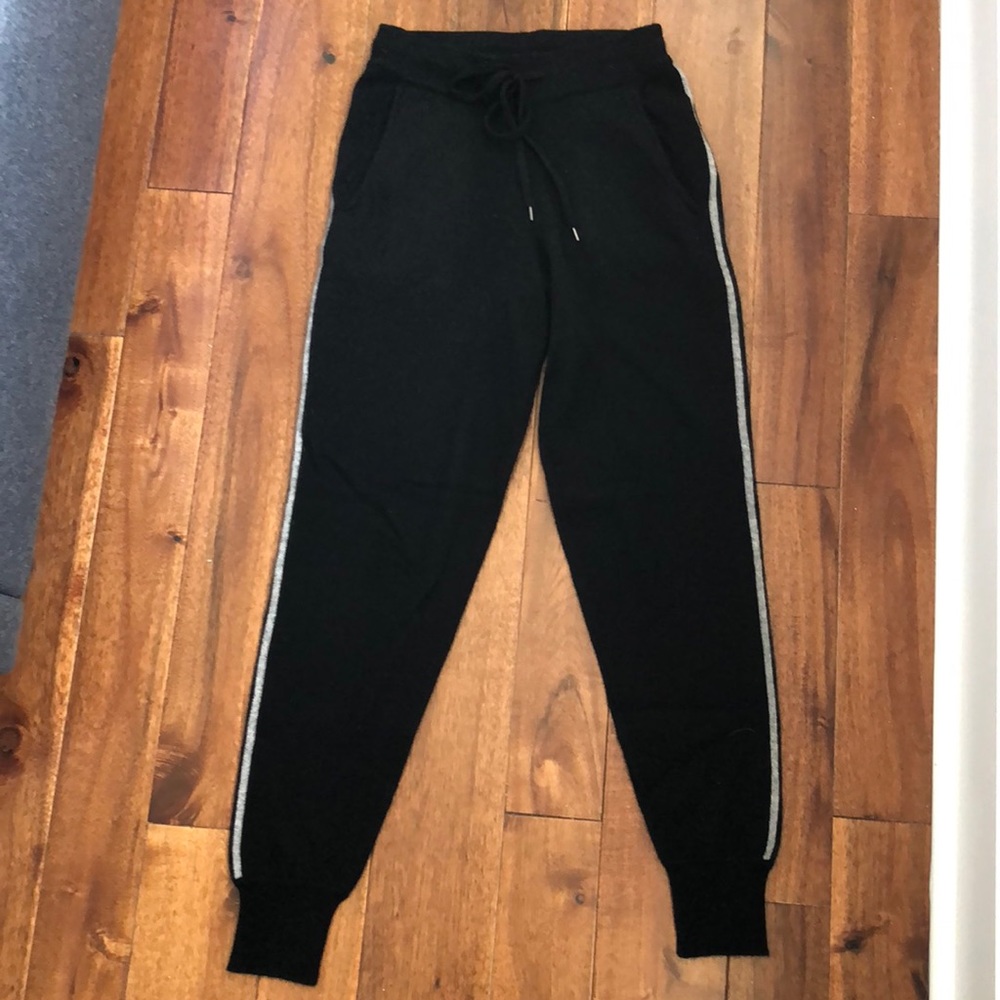 360 Cashmere Joggers