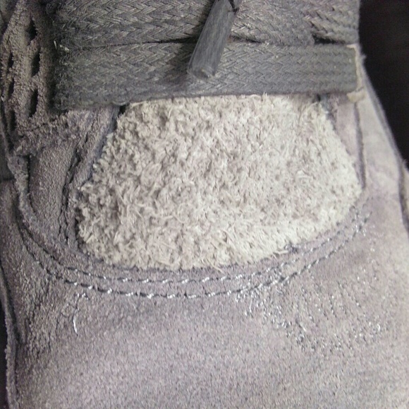Jordan 4 "kaws" Grey - Picture 6 of 8
