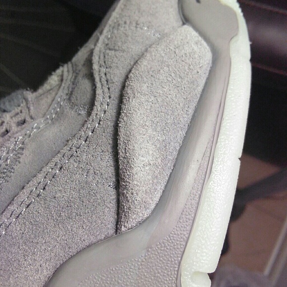 Jordan 4 "kaws" Grey - Picture 8 of 8