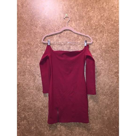 Brand New Sexy Shoulderless Red Dress - Picture 3 of 9