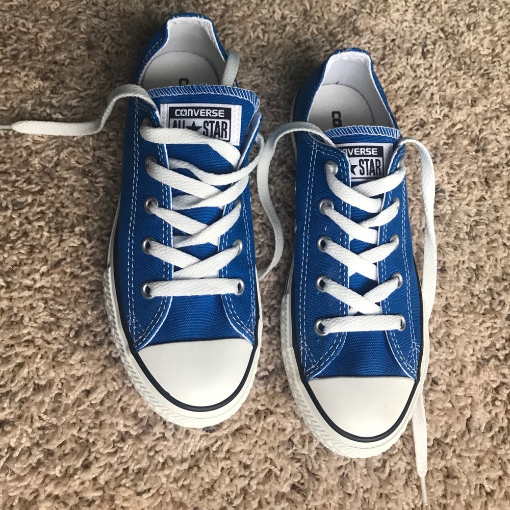 Blue converse all star