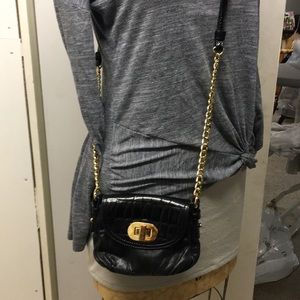 Crissbody purse