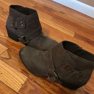 Ankle boots