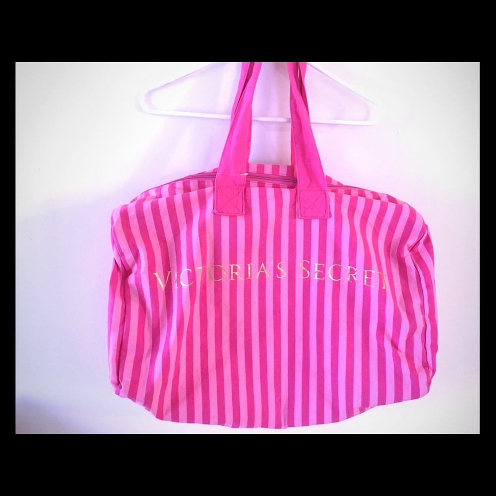 Victoria's Secret sporty bag! Gorgeous!