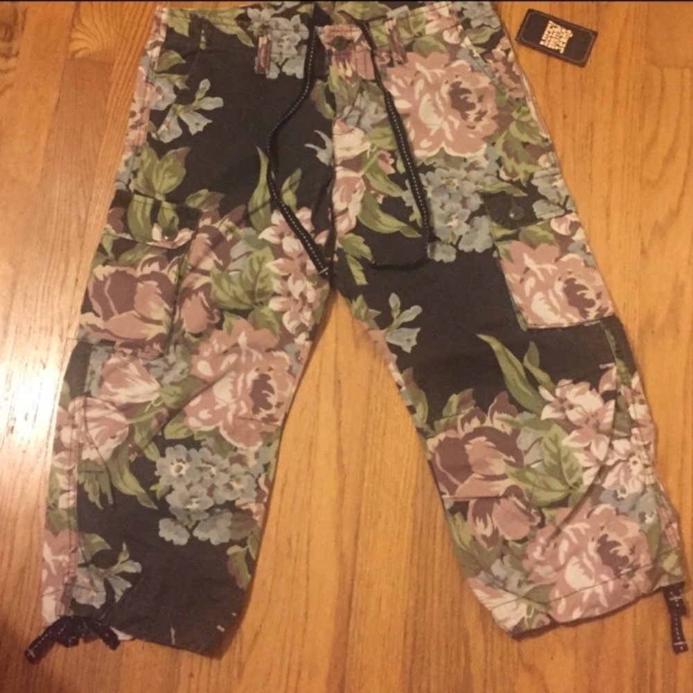 Lucky brand floral Capri cargo pants