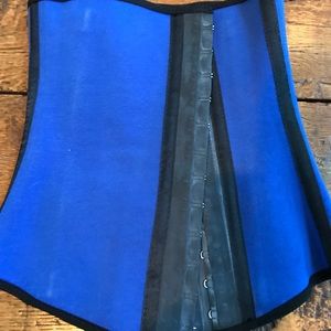 Waist Trainer Squeeze Me Skinny/never worn