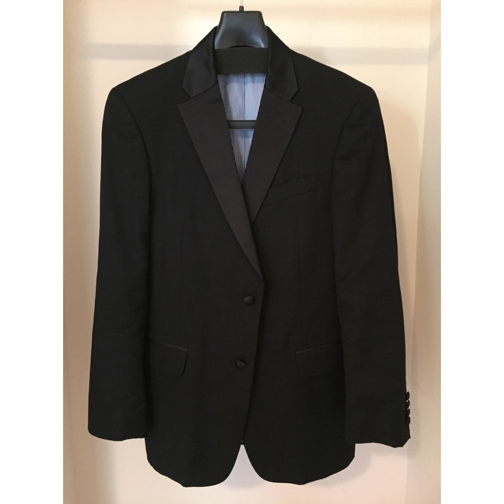 Tommy Hilfiger Classic Fit Tuxedo
