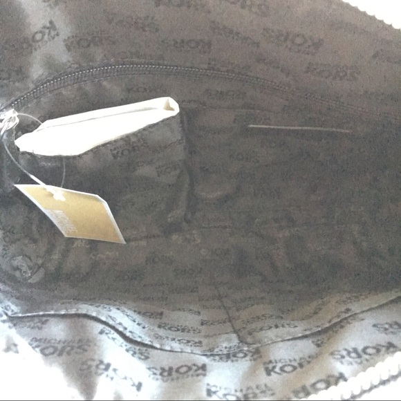 $258 Retail New! Michael Kors messenger bag - Picture 8 of 8
