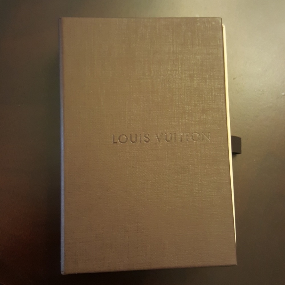 Louis Vuitton box
