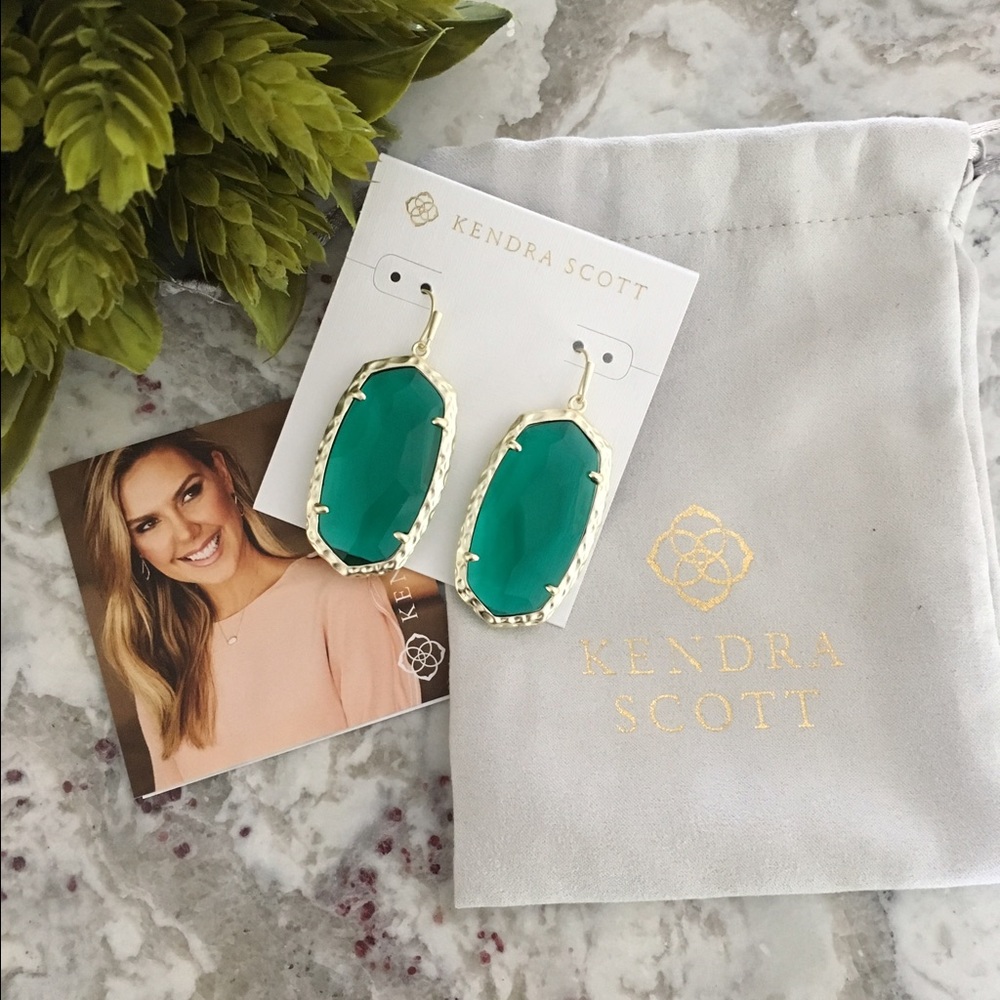 NWT Ella Drop Earrings