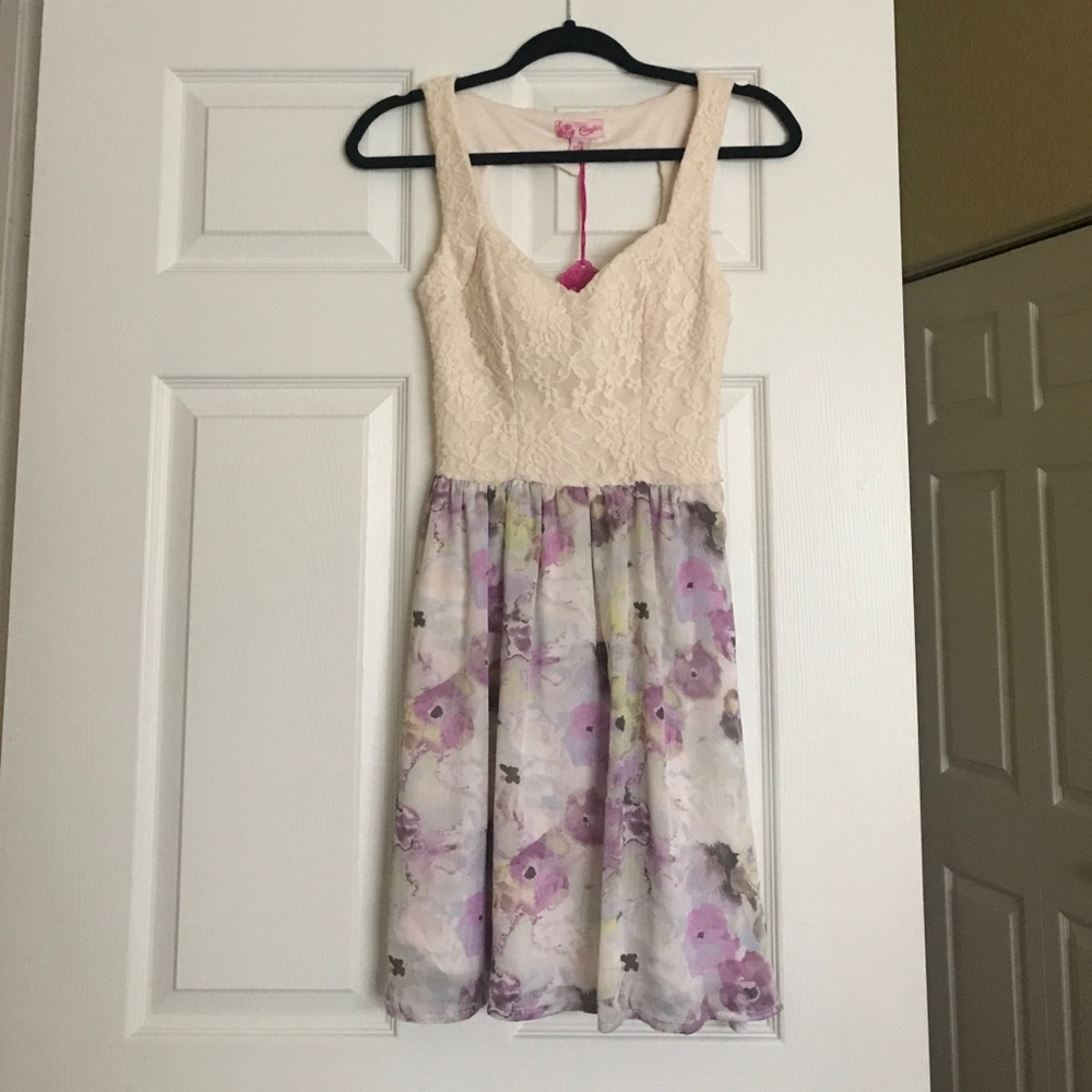 New floral and lace dress