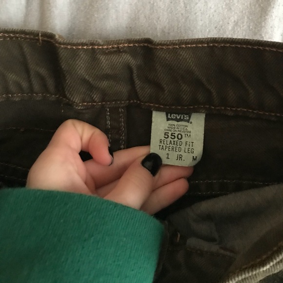 sold LEVIS / olive green mom jeans - Picture 4 of 7