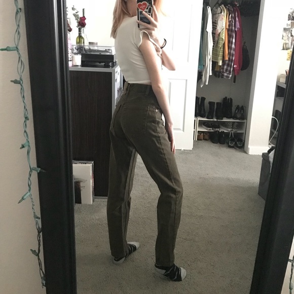 sold LEVIS / olive green mom jeans - Picture 6 of 7