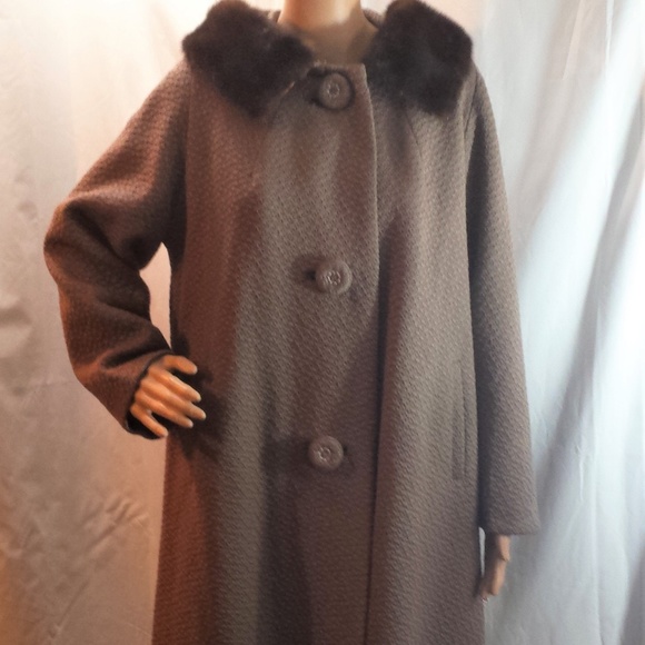 Vintage Jackets & Blazers - Vintage Brown Wool Coat with Fur Collar