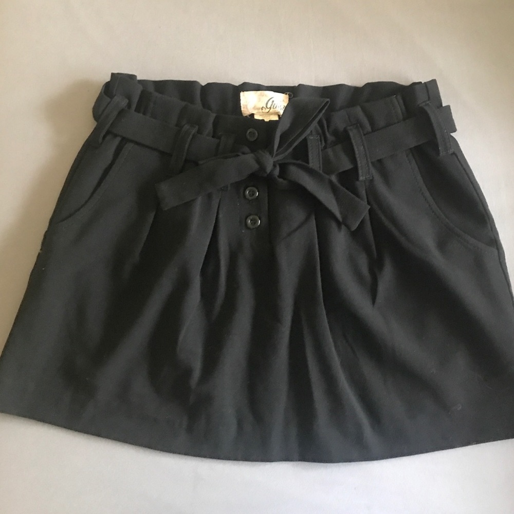 Guess skirt with pockets