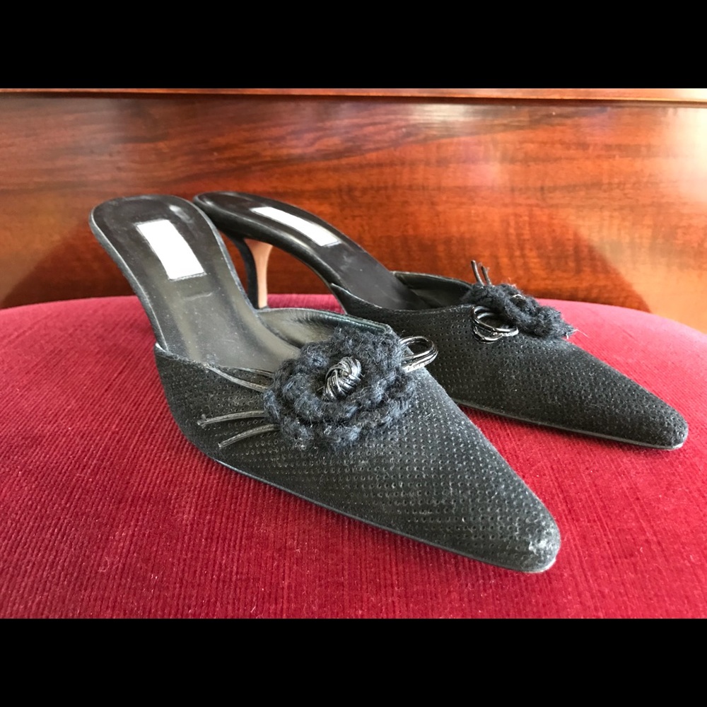Isaac Mizrahi Suede flower mules