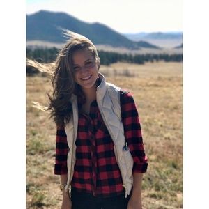 Meet your Posher, Adrienne