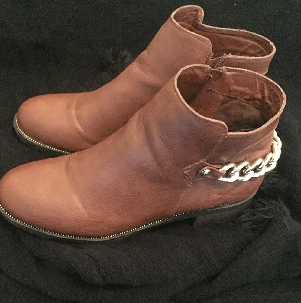 Shoes - Picture 2 of 4