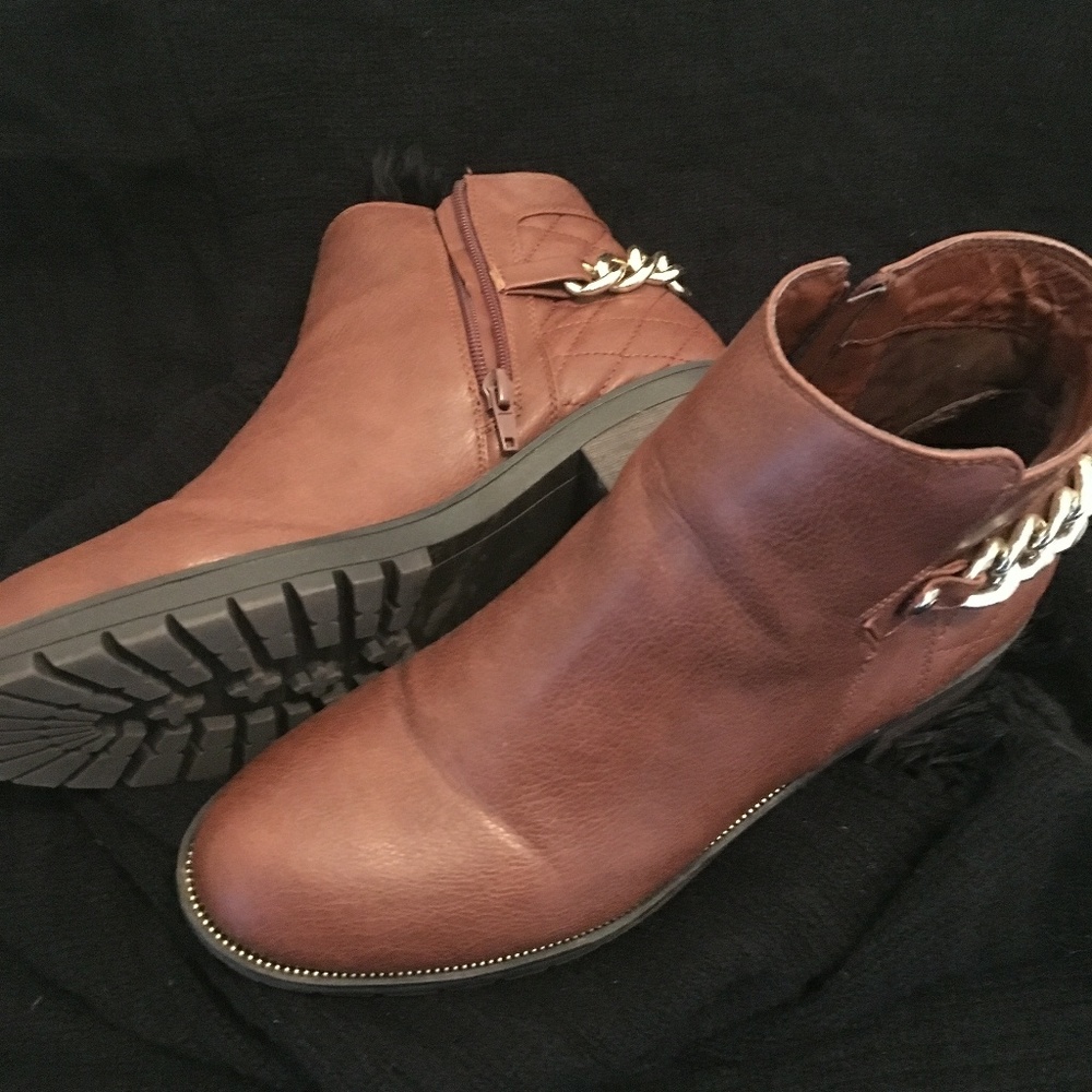 Shoes - Picture 4 of 4