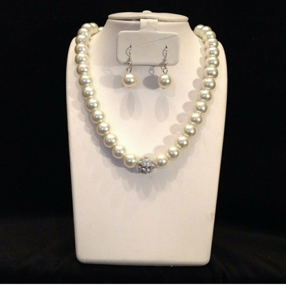 Ivory Pearl Set