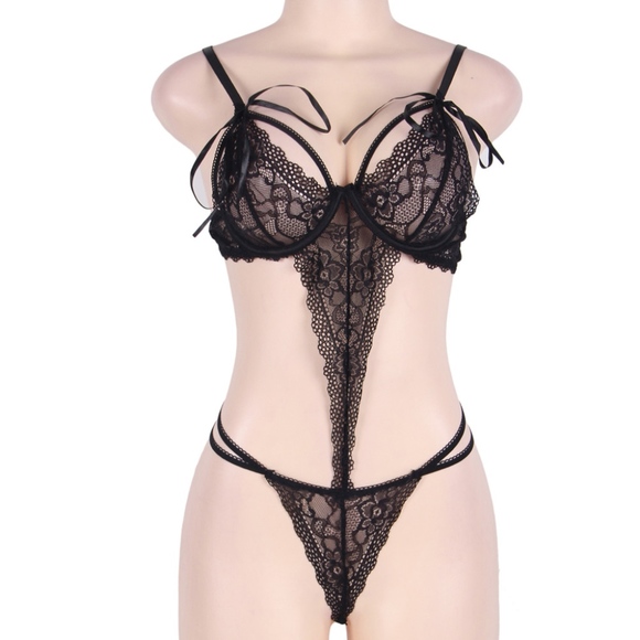 SEXY BLACK SCALLOPED LACE TEDDY! COMES W/ HAND TIE - Picture 3 of 4