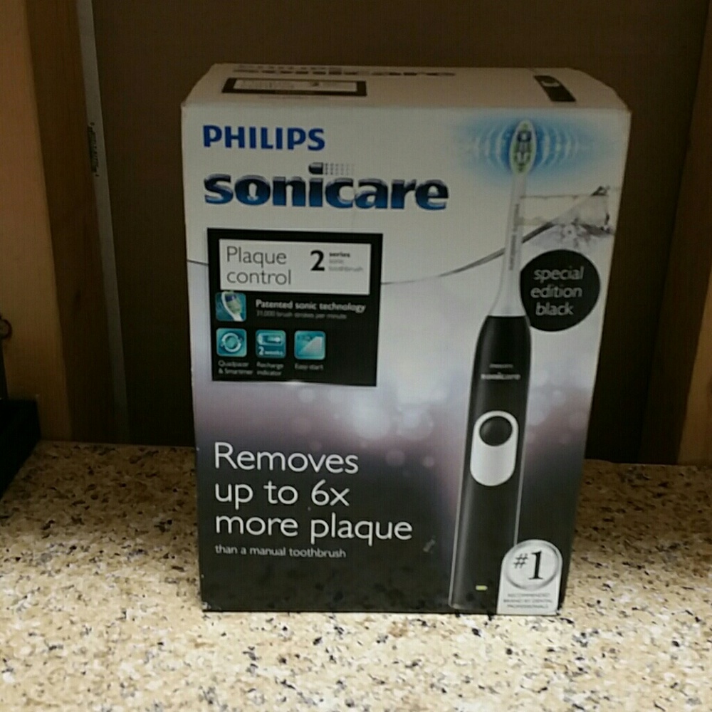 Philips Sonicare 2 Series plaque control toothbrus