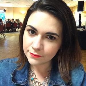 Meet your Posher, Elizabeth