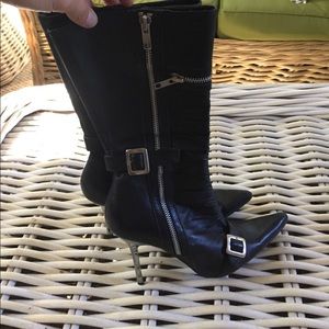 Zip up Heeled Boots