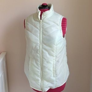 Maternity puffer vest