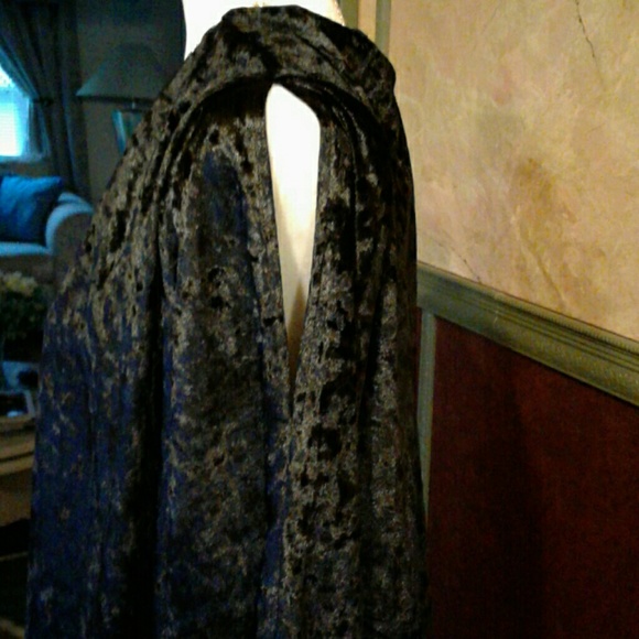 Black and silver blouse - Picture 3 of 4