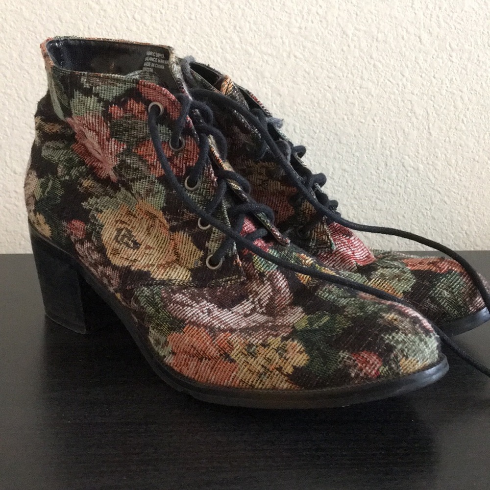 Floral heeled boots