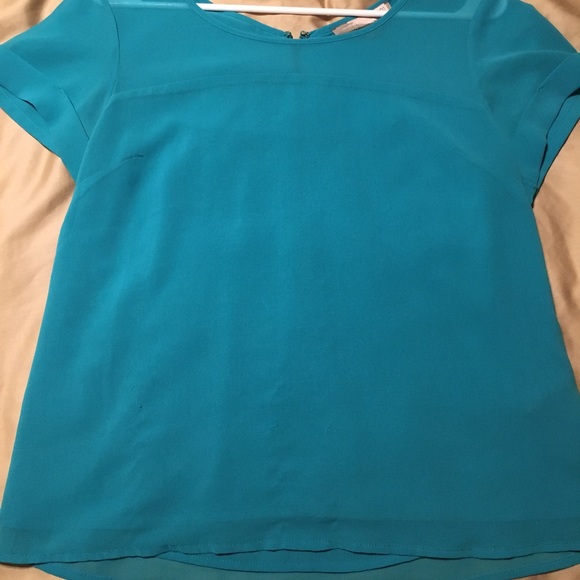 ZIPPER BACK lightweight top - Picture 3 of 6