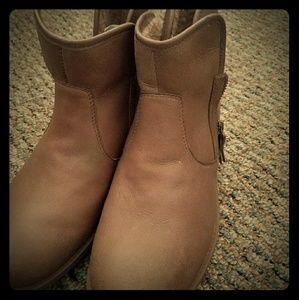 Tan leather Uggs