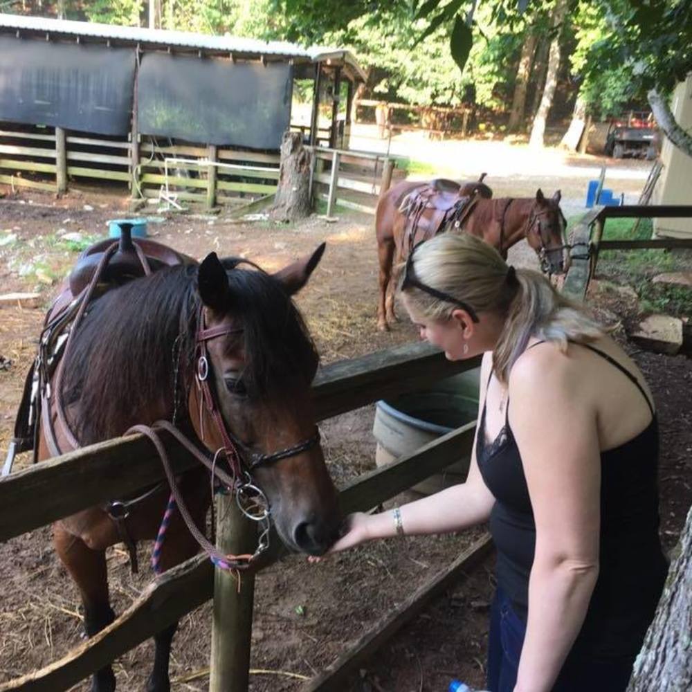 Meet your Posher, Nicole