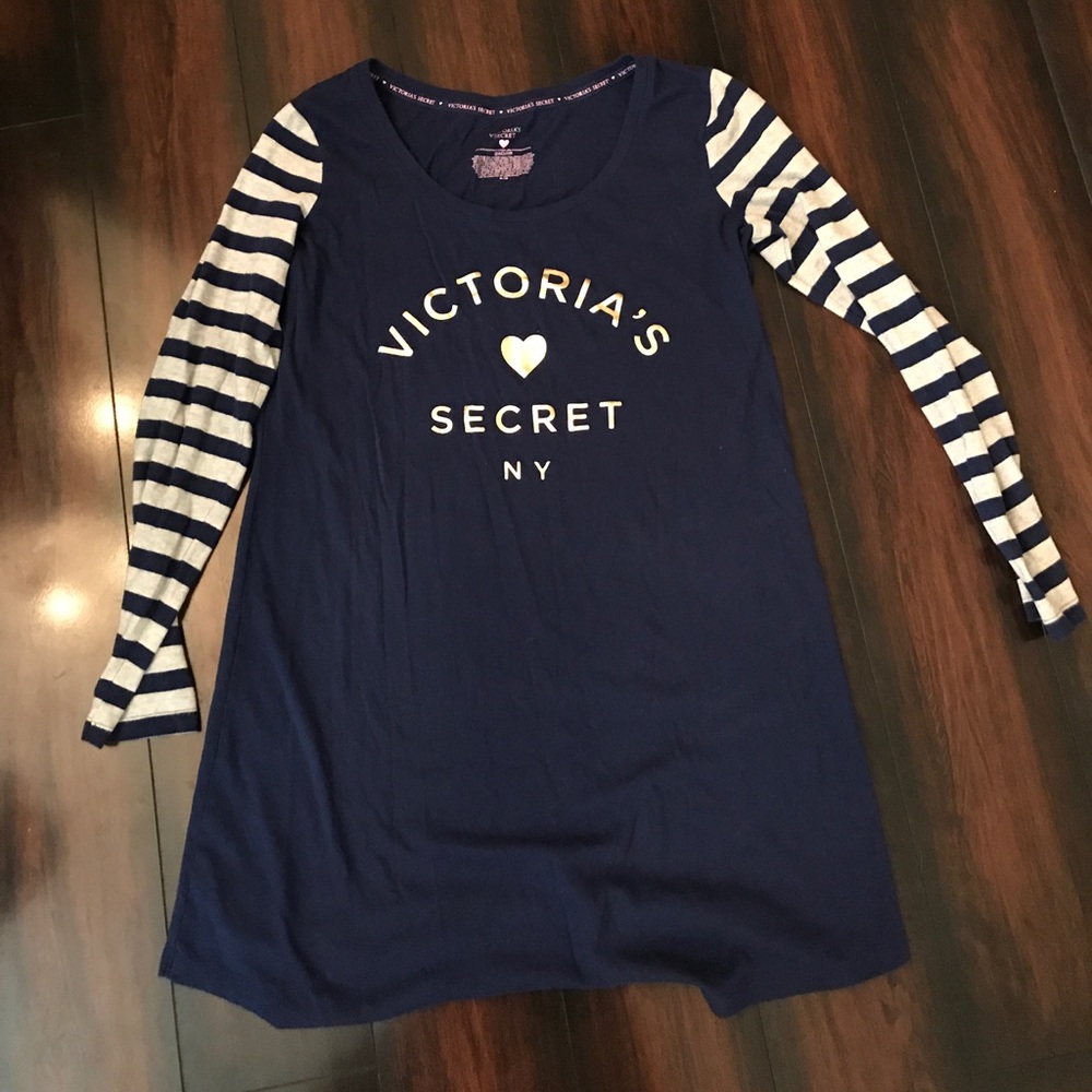 Victoria’s Secret Long sleeve Night Shirt