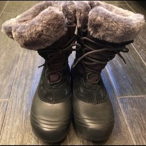 Columbia Winter Boots. EUC. Black/Gray. Size 7.