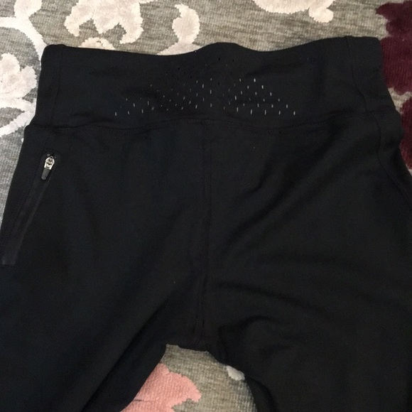 Champion brand new Yoga/exercise Capri leggings - Picture 5 of 6