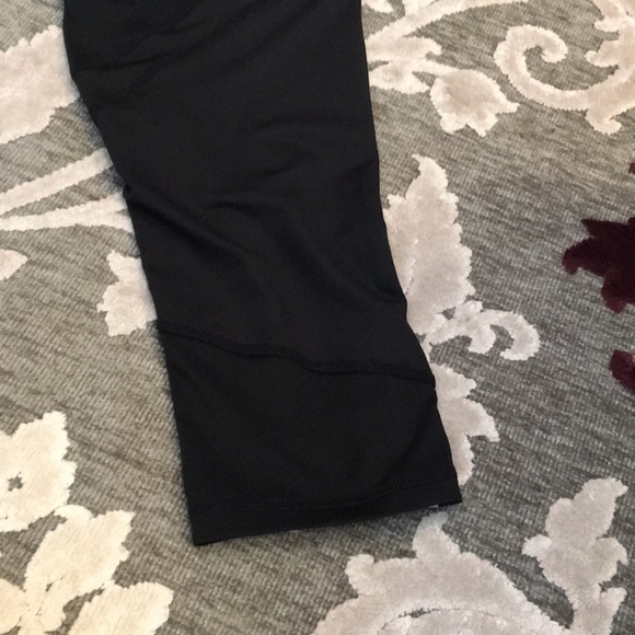 Champion brand new Yoga/exercise Capri leggings - Picture 6 of 6