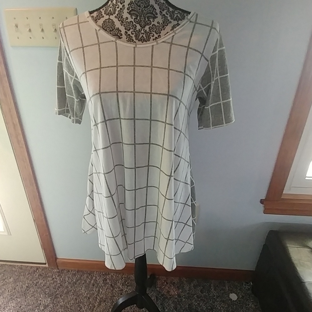 Green and white square print Perfect t