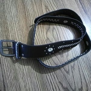 Womens belt with buckle & hand embriodery thru-out