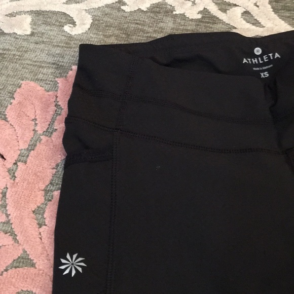 Athleta never worn lightweight excersise legging - Picture 3 of 5