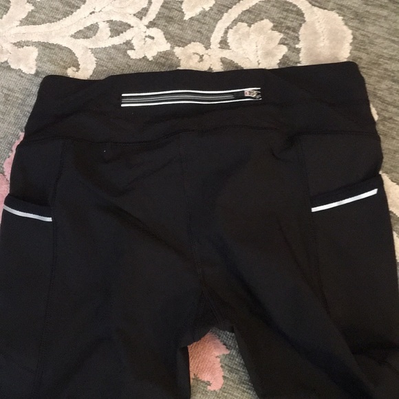 Athleta never worn lightweight excersise legging - Picture 4 of 5